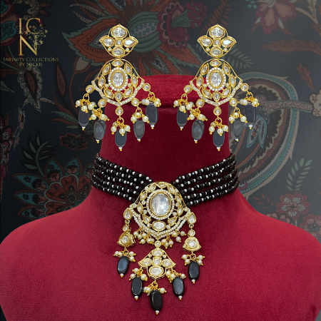 Uncut Kundan set - Black