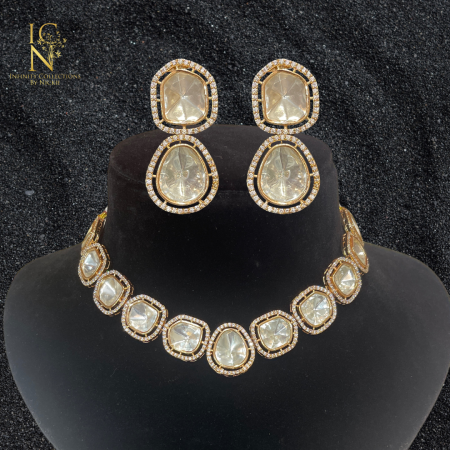 Tyaani Kundan necklace set